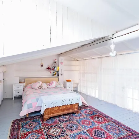Apartment Claire's Attic